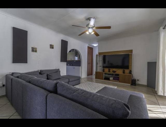 3 BEDROOM HOUSE FOR SALE IN BONAERO PARK